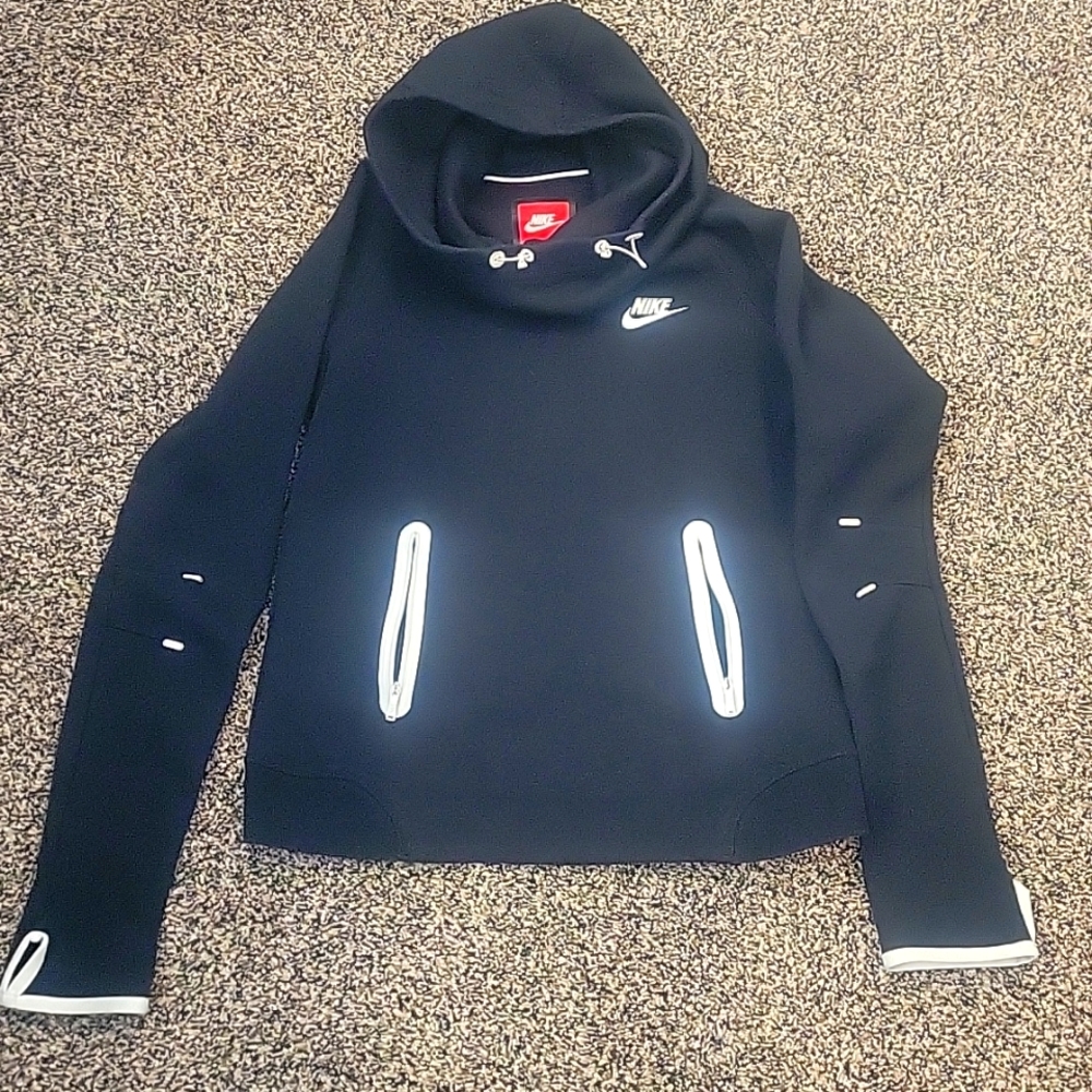 Women Nike Pullover